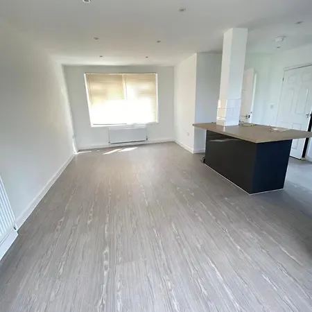 Luxurious 2 Bedroom House With Wifi Guest house